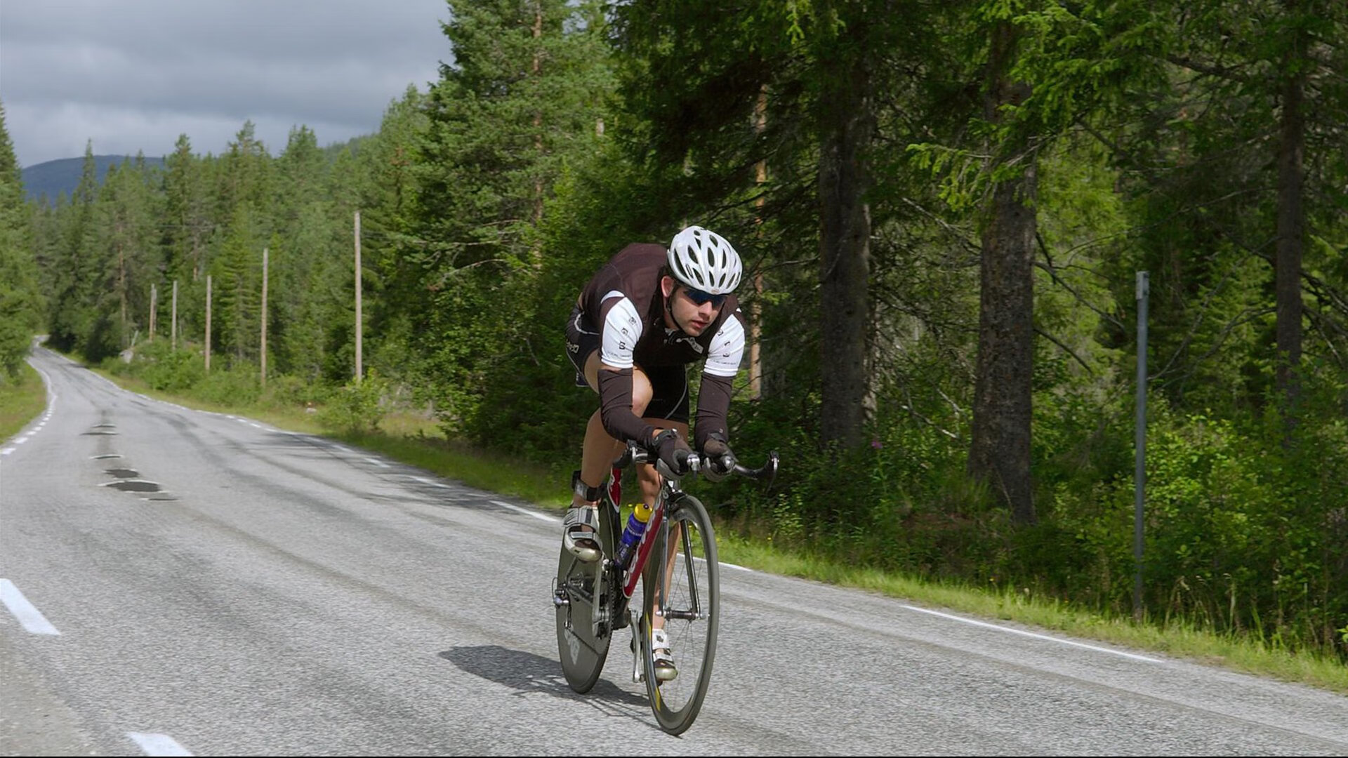 五大联赛是否通过快节奏边路渗透破解密防，五大联赛克制关系