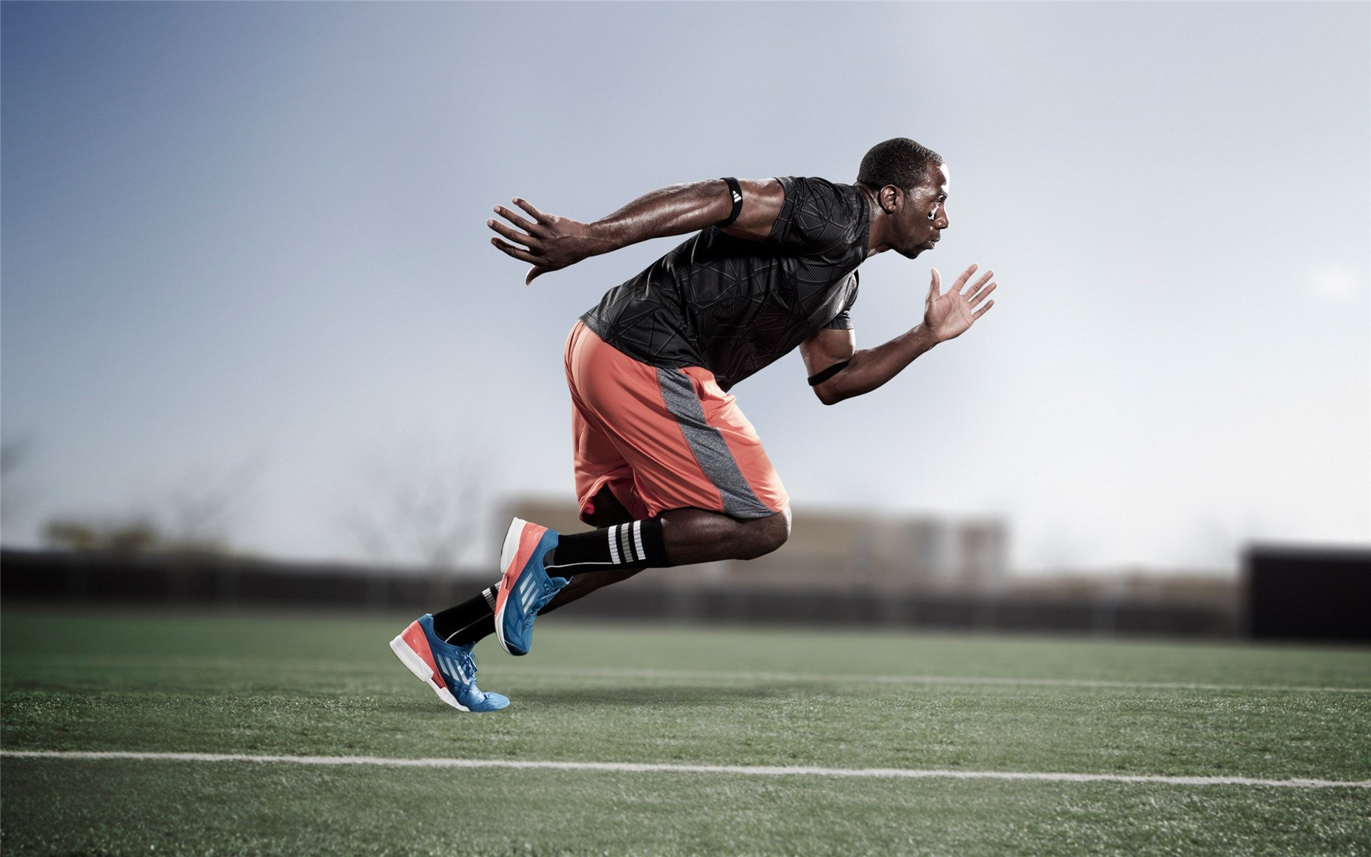 校园足球赛事加入社会志愿裁判推动多方协作机制，市校园足球协会